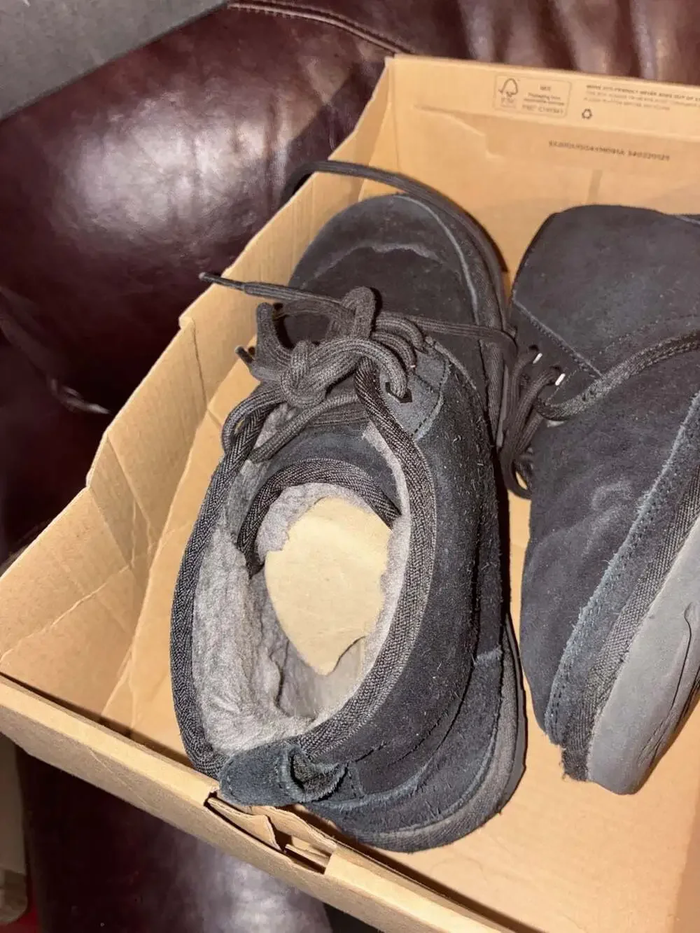 UGG M Neumel Black Suede Chukka Boots Size 8 3236 with Box
